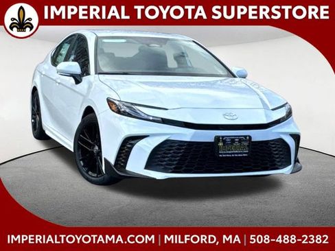 New 2026 Toyota Camry SE FWD image 1