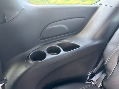 New 2026 Chrysler Pacifica Select AWD/4WD image 46