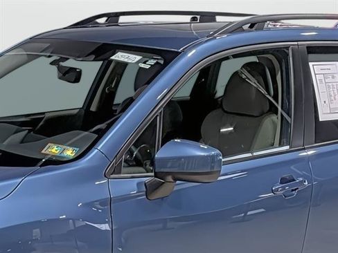 Used 2023 Subaru Forester Premium AWD/4WD image 8