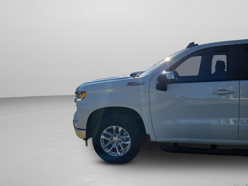 Used 2025 Chevrolet Silverado 1500 LT image 32