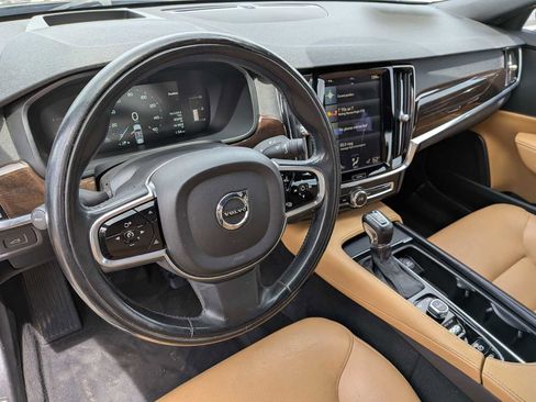 Used 2017 Volvo S90 T5 Momentum w/ Convenience Package FWD image 14