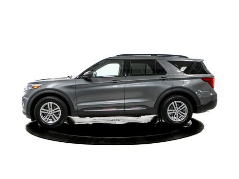 Used 2023 Ford Explorer XLT RWD image 2
