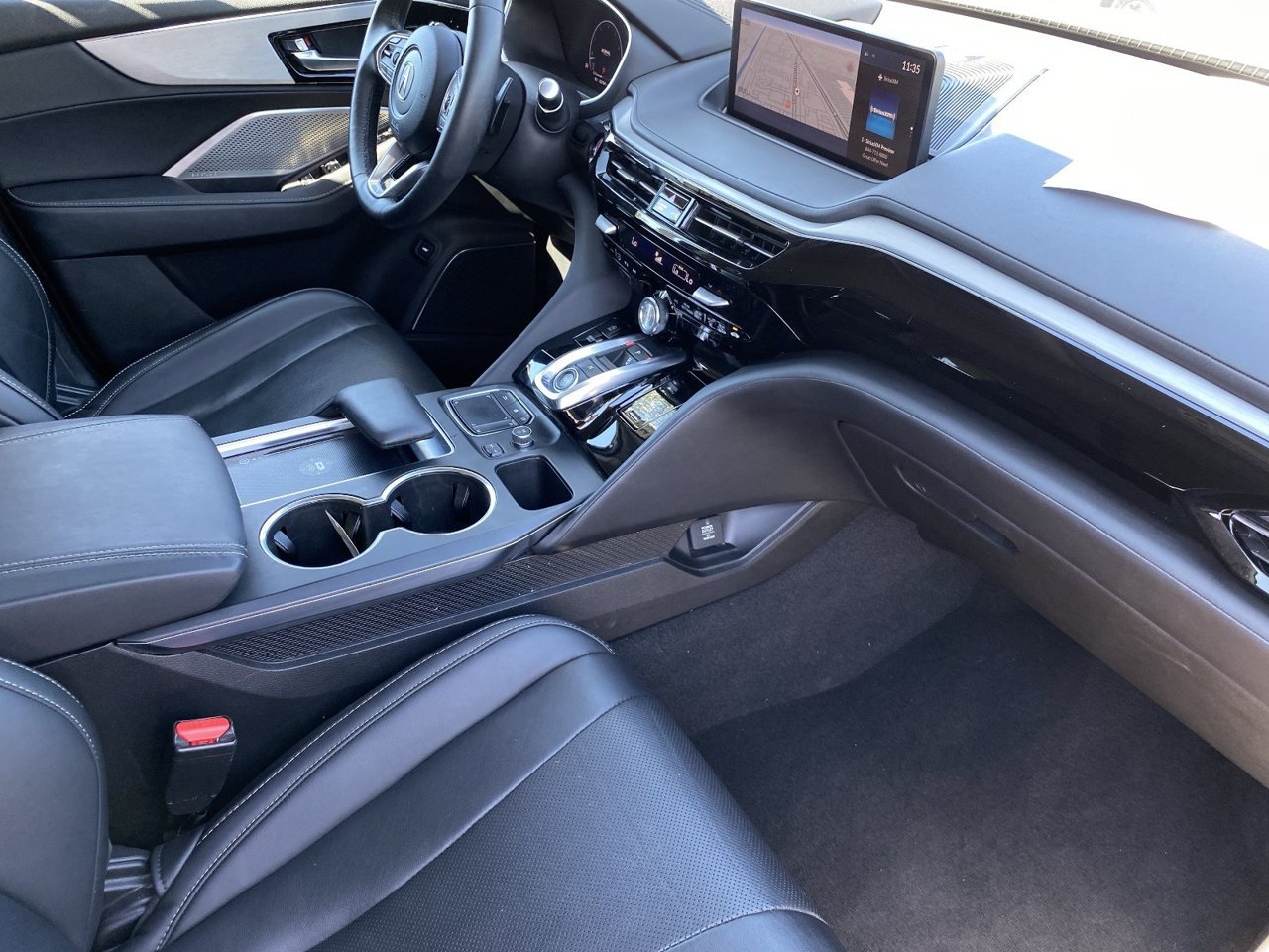 Used 2024 Acura MDX w/ Technology Package FWD image 9