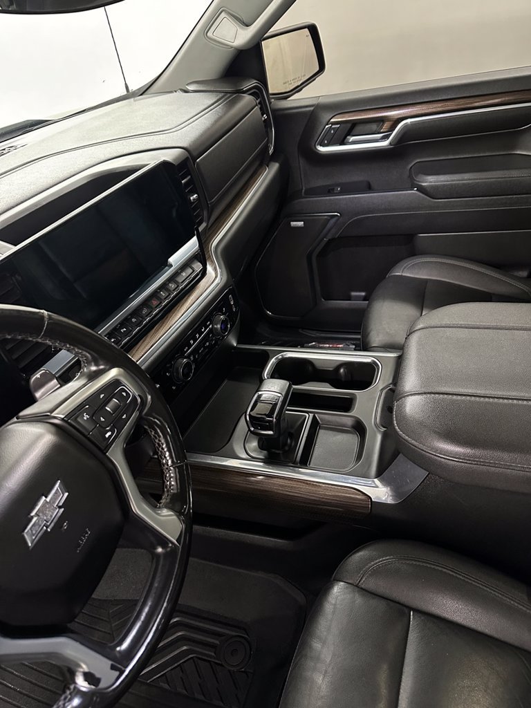 Used 2023 Chevrolet Silverado 1500 RST AWD/4WD image 17