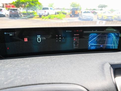 Used 2025 Ford Expedition Active AWD/4WD image 38