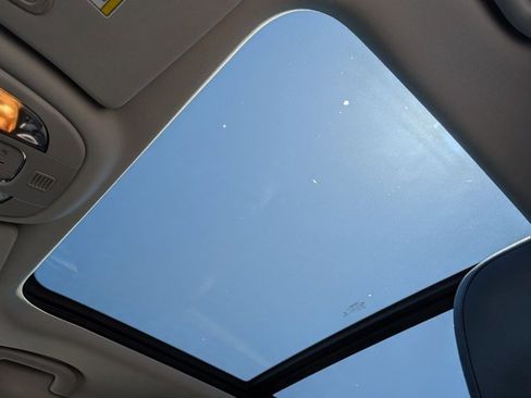 Used 2021 Jeep Compass Latitude w/ Sun and Sound Group FWD image 17