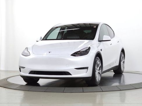 Used 2023 Tesla Model Y Long Range AWD/4WD image 4