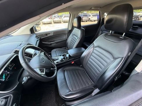 Used 2018 Ford Edge SEL w/ Equipment Group 201A FWD image 4