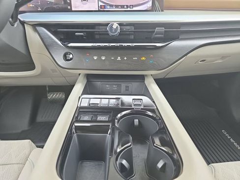 New 2026 Nissan Murano Platinum image 3