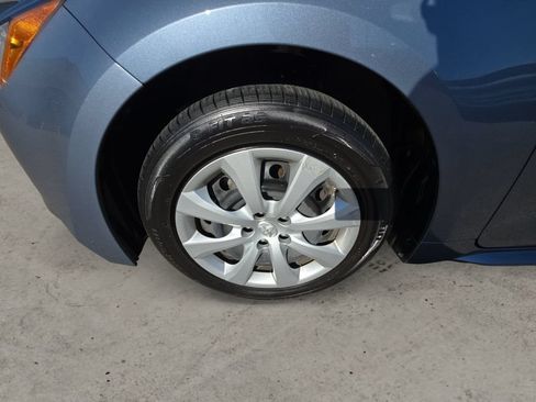 Used 2022 Toyota Corolla LE FWD image 9