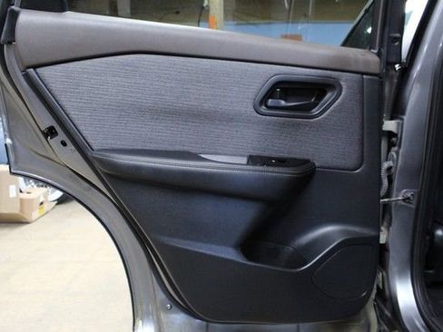 Used 2021 Nissan Rogue S FWD image 13