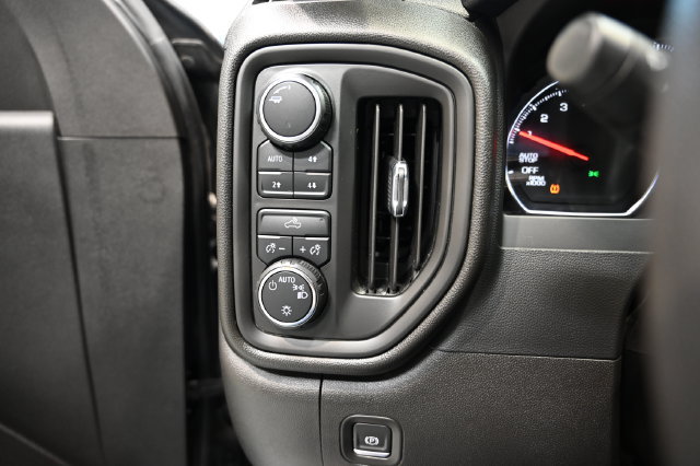 Used 2022 Chevrolet Silverado 1500 Custom Trail Boss w/ Safety Confidence Package AWD/4WD image 23