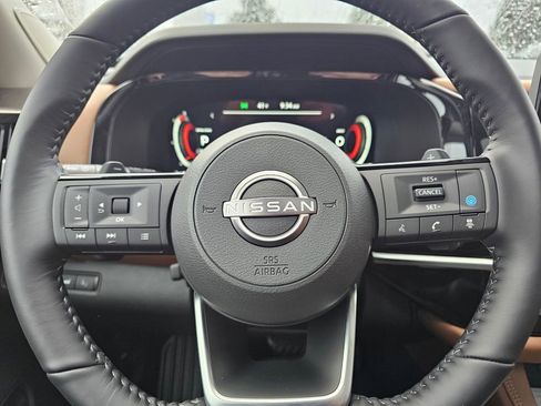 New 2025 Nissan Pathfinder Platinum image 19