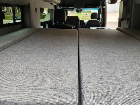 Used 2023 Mercedes-Benz Sprinter 2500 image 27