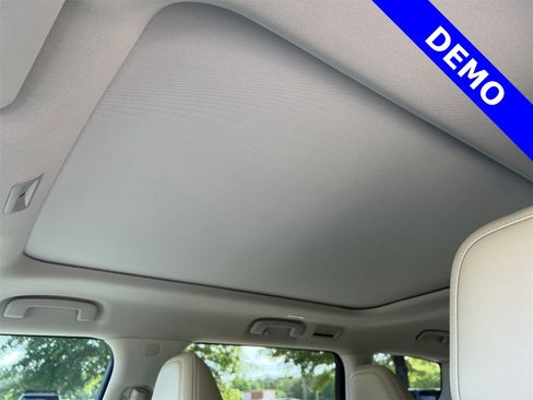 New 2025 Nissan Armada Platinum Reserve AWD/4WD image 17