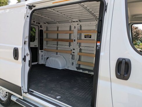 Used 2025 RAM ProMaster 2500 w/ U-Haul Equipment Group FWD image 28