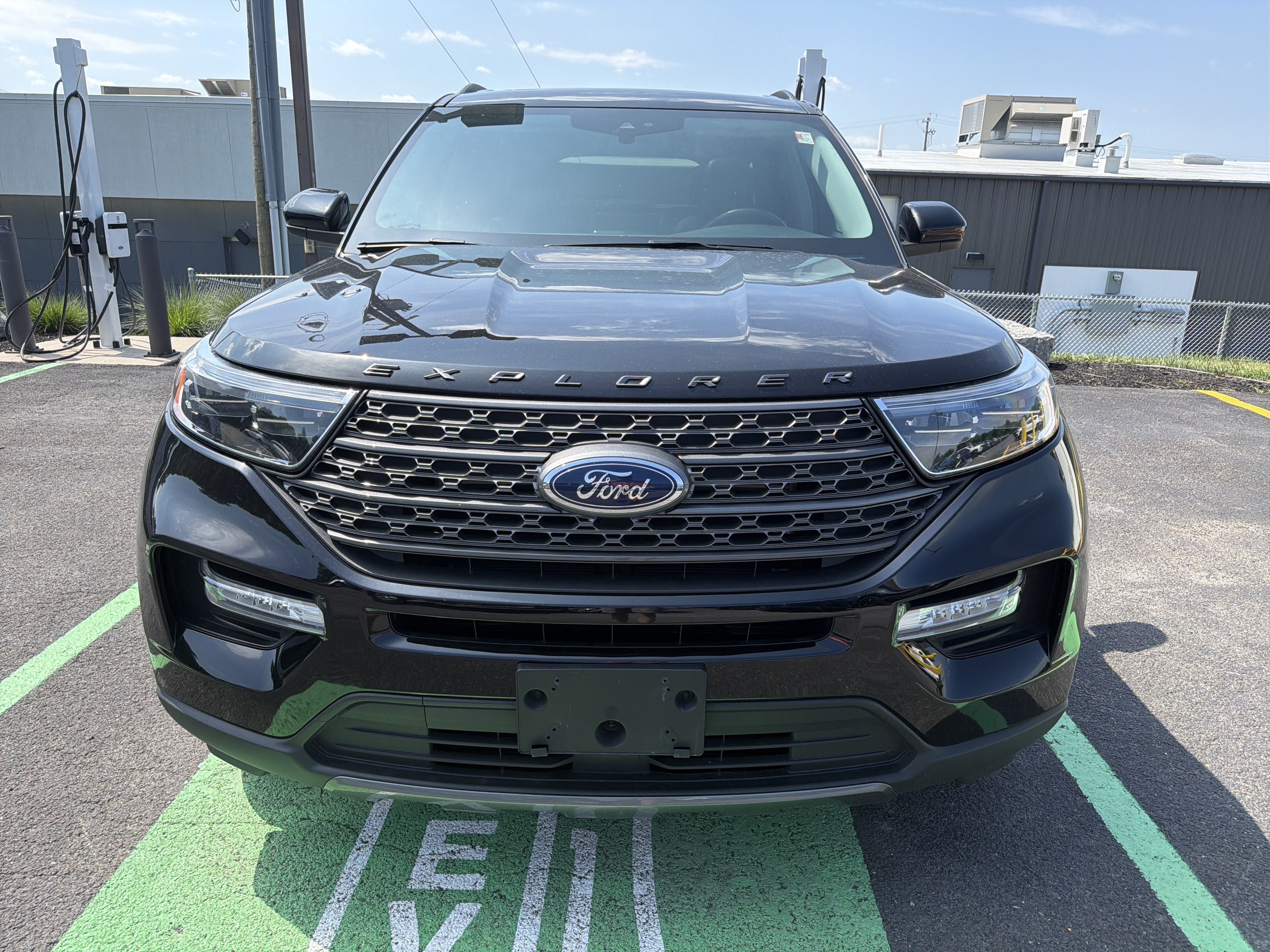 Used 2023 Ford Explorer XLT w/ Equipment Group 202A AWD/4WD image 3
