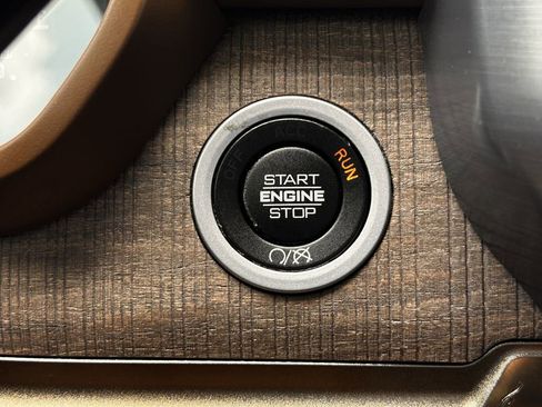 Used 2023 RAM 3500 Limited image 27