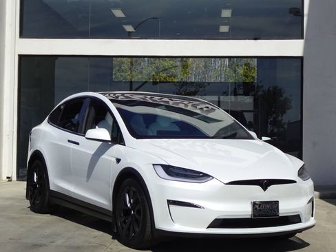 Used 2023 Tesla Model X image 11