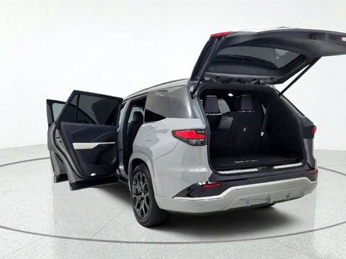 Used 2024 Lexus TX 500h AWD w/ Technology Package image 17