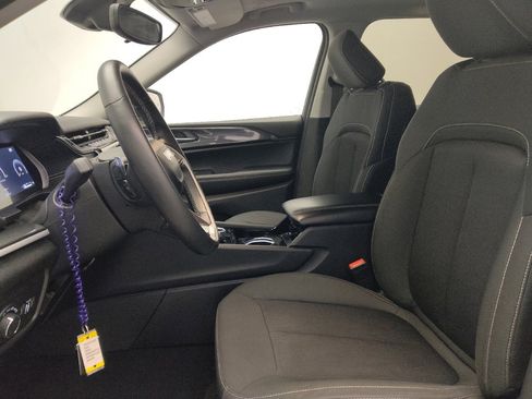 Used 2021 Jeep Grand Cherokee L Laredo w/ Luxury Tech Group I image 17