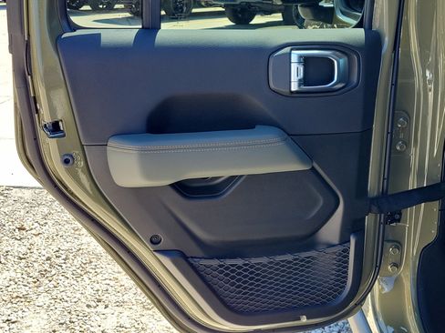 New 2026 Jeep Gladiator Mojave image 11