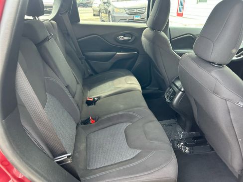 Used 2019 Jeep Cherokee Latitude w/ Popular Appearance Group image 25