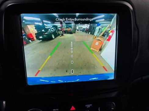 Used 2021 Jeep Renegade Latitude image 19