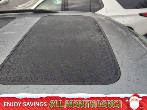 Used 2023 Chevrolet Traverse Premier w/ Redline Edition image 10