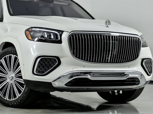 Used 2024 Mercedes-Benz Maybach GLS 600 4MATIC image 3