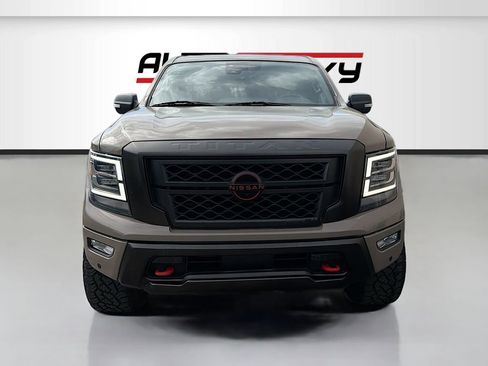 Used 2023 Nissan Titan PRO-4X w/ Pro-4x Convenience Package AWD/4WD image 2