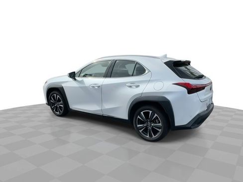 Used 2021 Lexus UX 200 w/ Accessory Package (Z1) FWD image 6