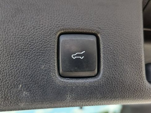Used 2022 Ford Escape SE w/ Convenience Package FWD image 23