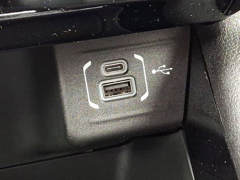 New 2026 Jeep Compass Limited image 15