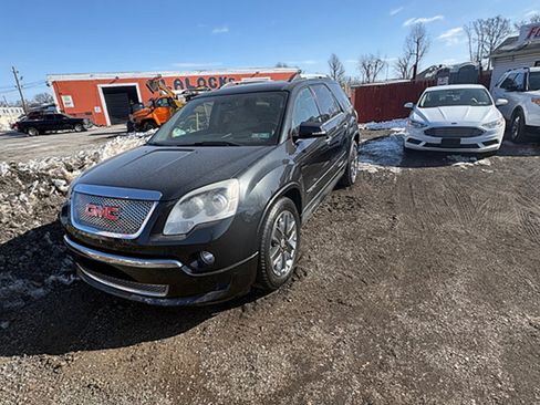 Used 2011 GMC Acadia Denali image 2