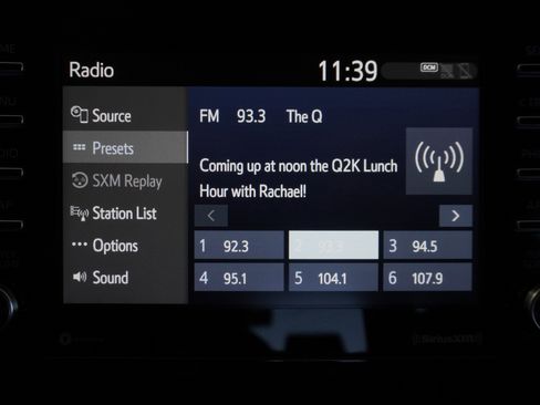 Used 2022 Toyota Camry LE image 30