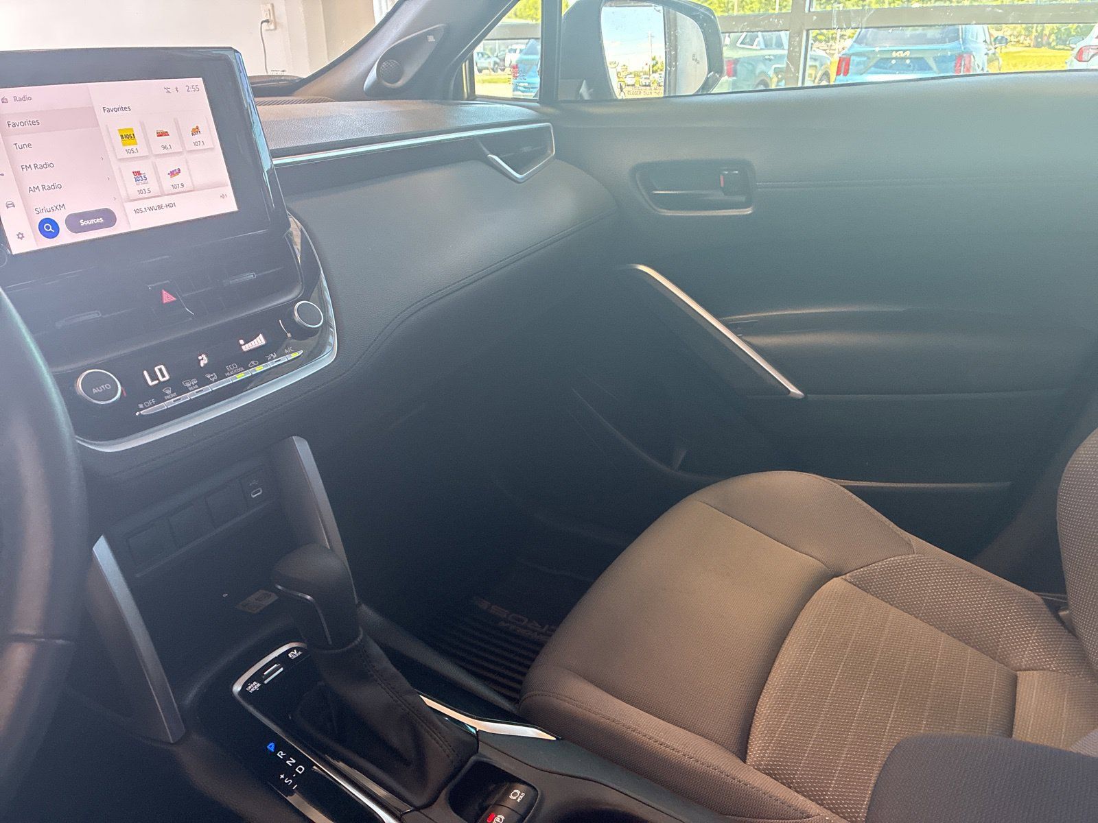 Used 2023 Toyota Corolla Cross AWD Hybrid w/ Moonroof Package image 20