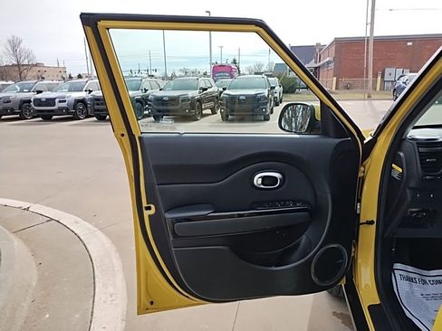 Used 2015 Kia Soul + w/ Audio Package image 17
