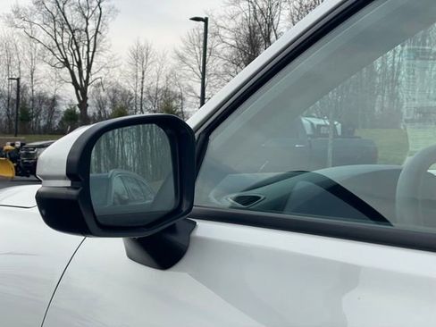Used 2024 Honda HR-V LX image 28