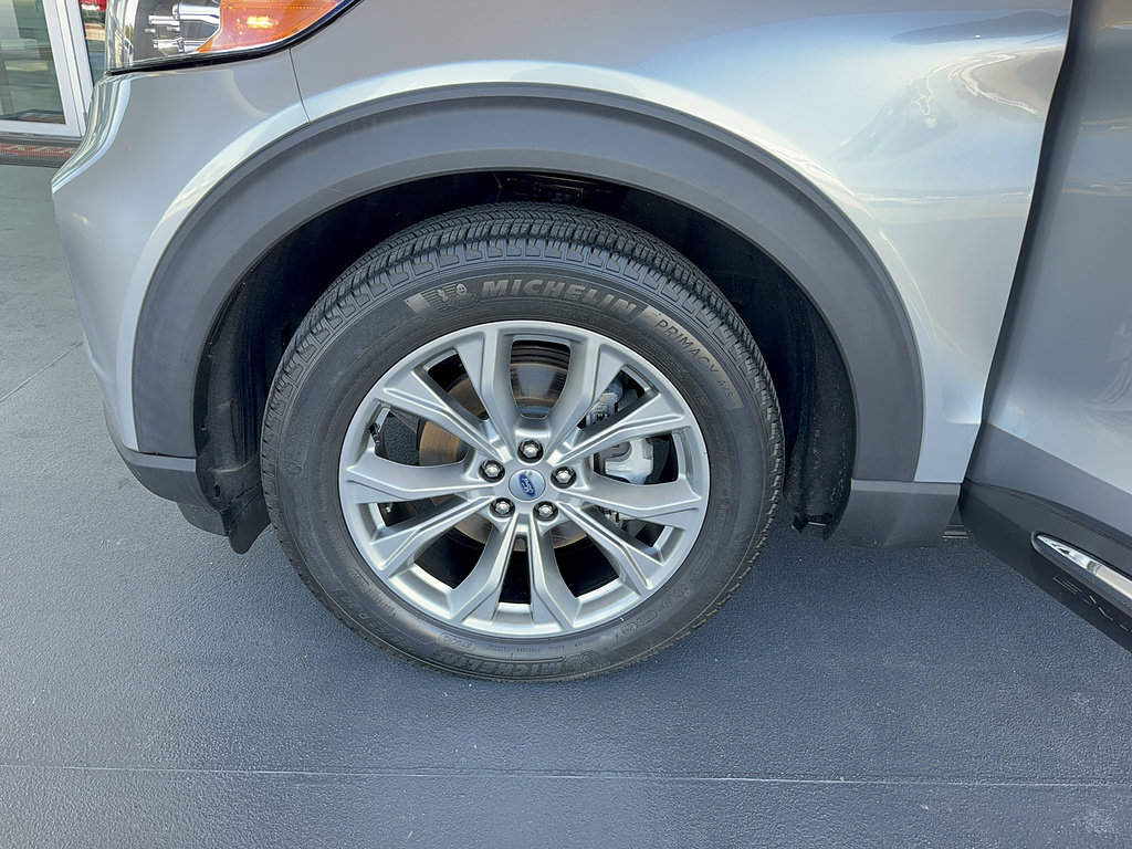 Certified 2023 Ford Explorer XLT w/ Equipment Group 202A RWD image 36