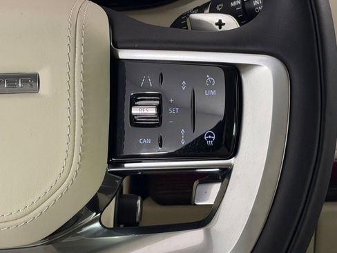 Used 2025 Land Rover Range Rover SE image 18