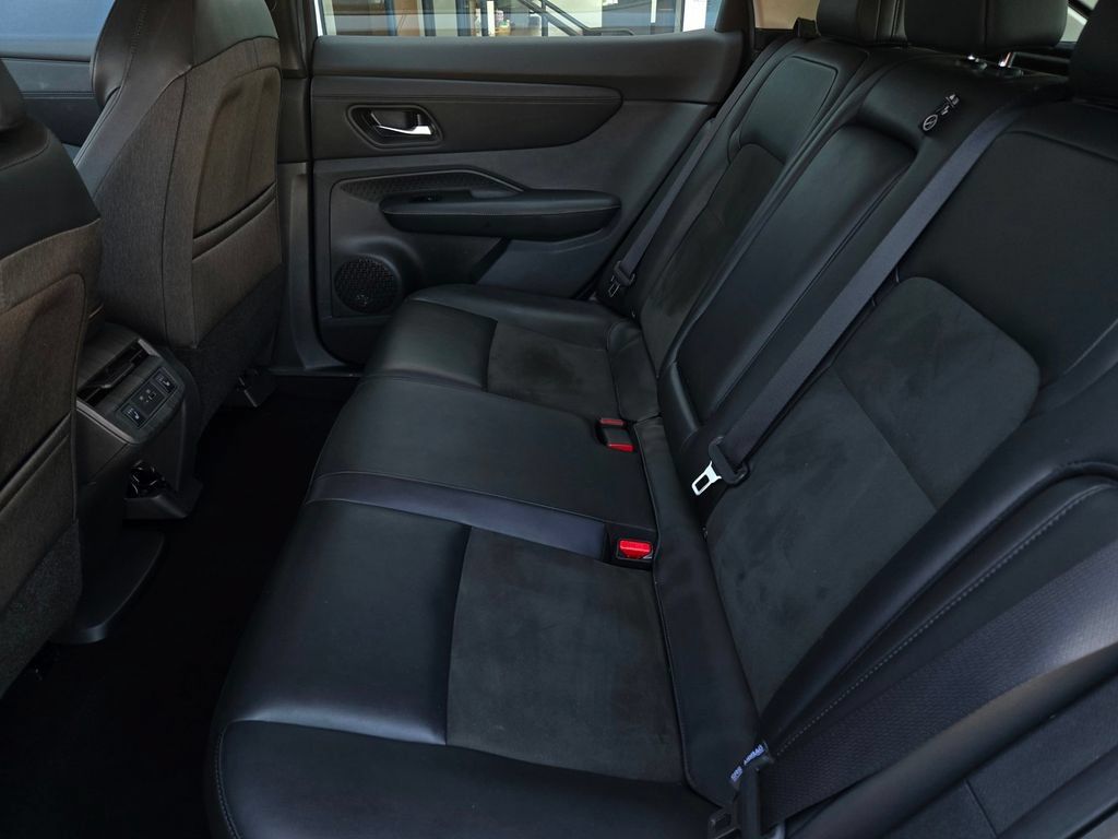 Used 2023 Nissan Ariya FWD image 13