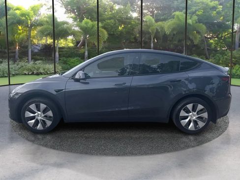 Used 2022 Tesla Model Y Long Range AWD/4WD image 8