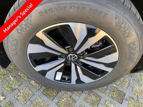 New 2026 Volkswagen Atlas SE FWD image 9