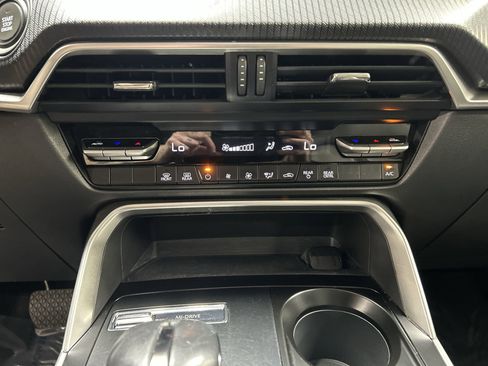 Used 2025 MAZDA CX-90 3.3 Turbo w/ Select Package AWD/4WD image 12