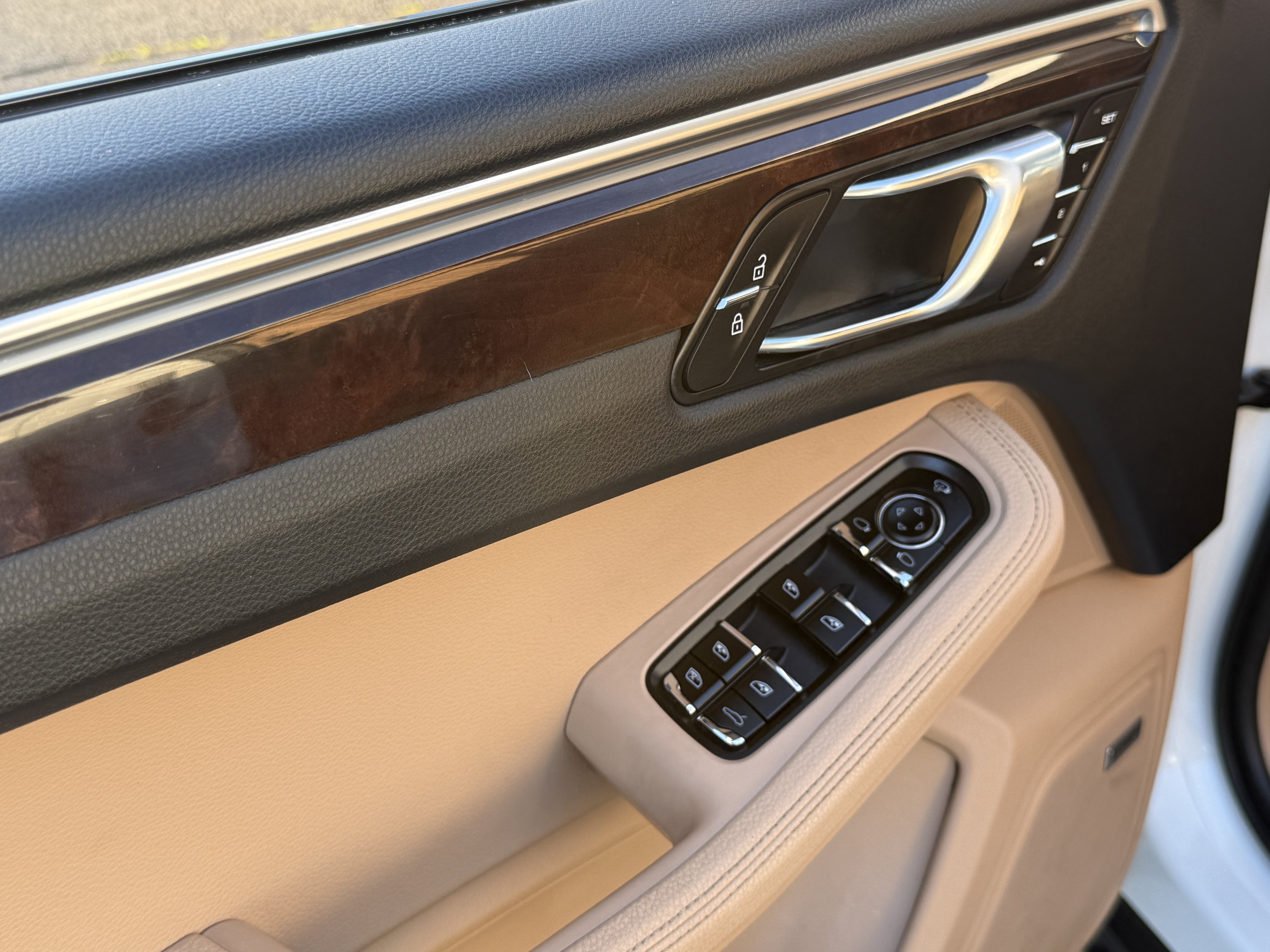 Certified 2023 Porsche Macan S AWD/4WD image 17
