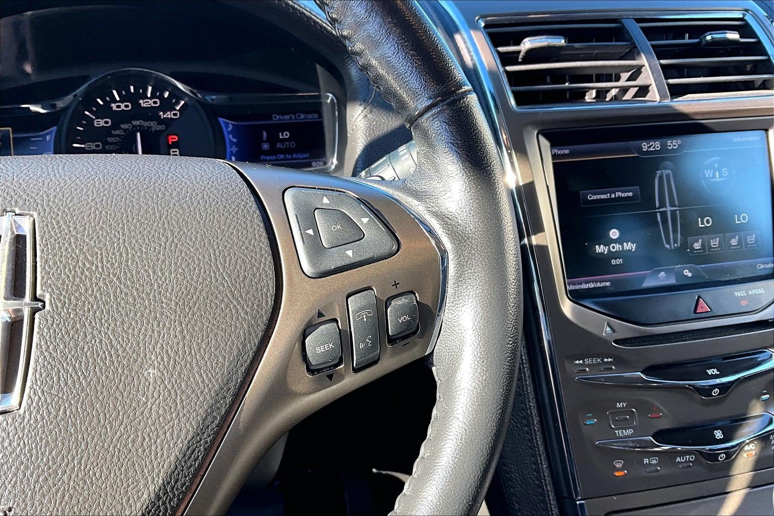 Used 2013 Lincoln MKX AWD image 12