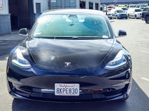 Used 2019 Tesla Model 3 Mid Range image 2