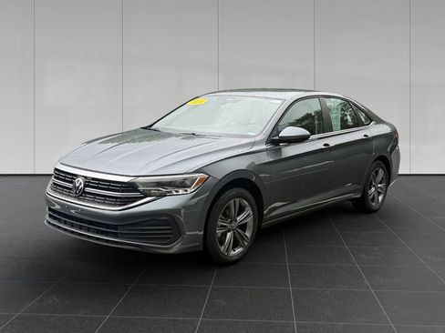 Used 2024 Volkswagen Jetta SE FWD image 1