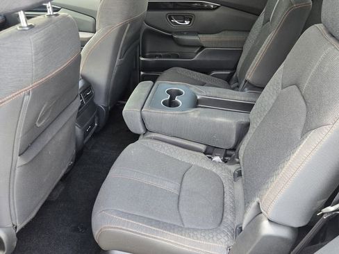 Certified 2025 Honda Pilot Sport image 11